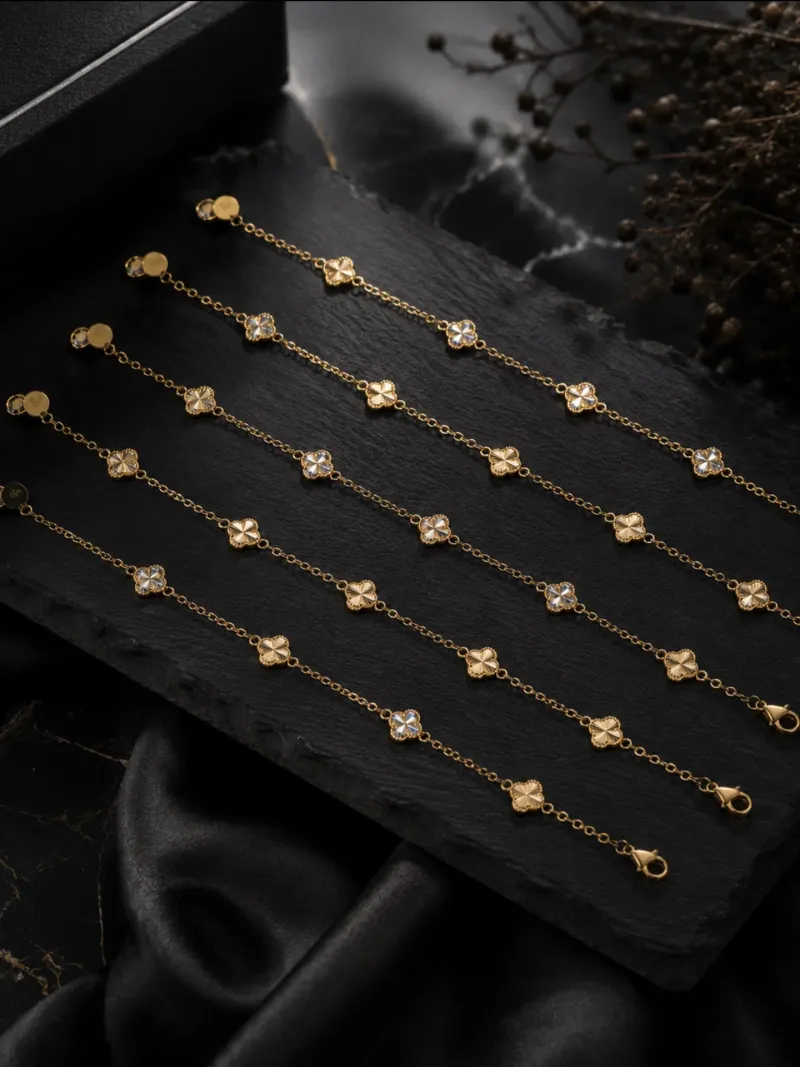 Özbıyık Kuyumculuk: TASARIM BİLEKLİKLERDE BÜYÜK FIRSAT 💛 ✨18.780 TL’DEN BAŞLAYAN FİYATLARLA ✨ Şıklığın en zarif tamamlayıcısı…